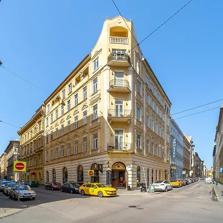 Dohány By Stn Appartamento Budapest